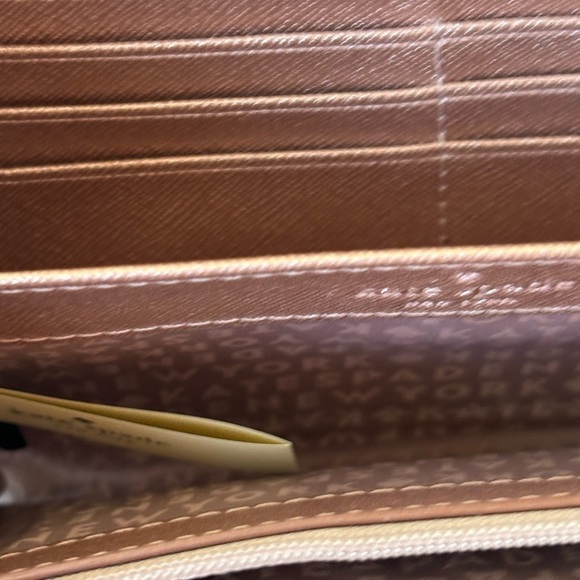 Kate Spade NWOT Rose Gold Zip Around Leather Wallet - Picture 8 of 9